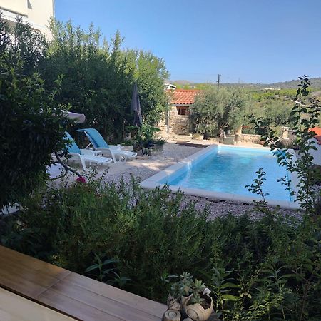 Vacation House Milka Милна Экстерьер фото